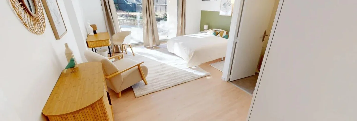 Room Rue Jean Jaurès in Bron