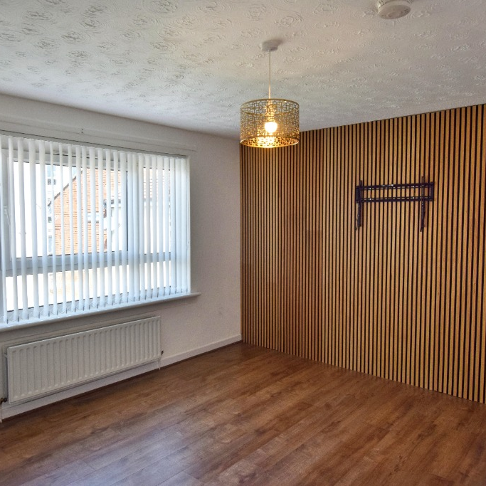 Flat Kirktonholm Place in Kilmarnock