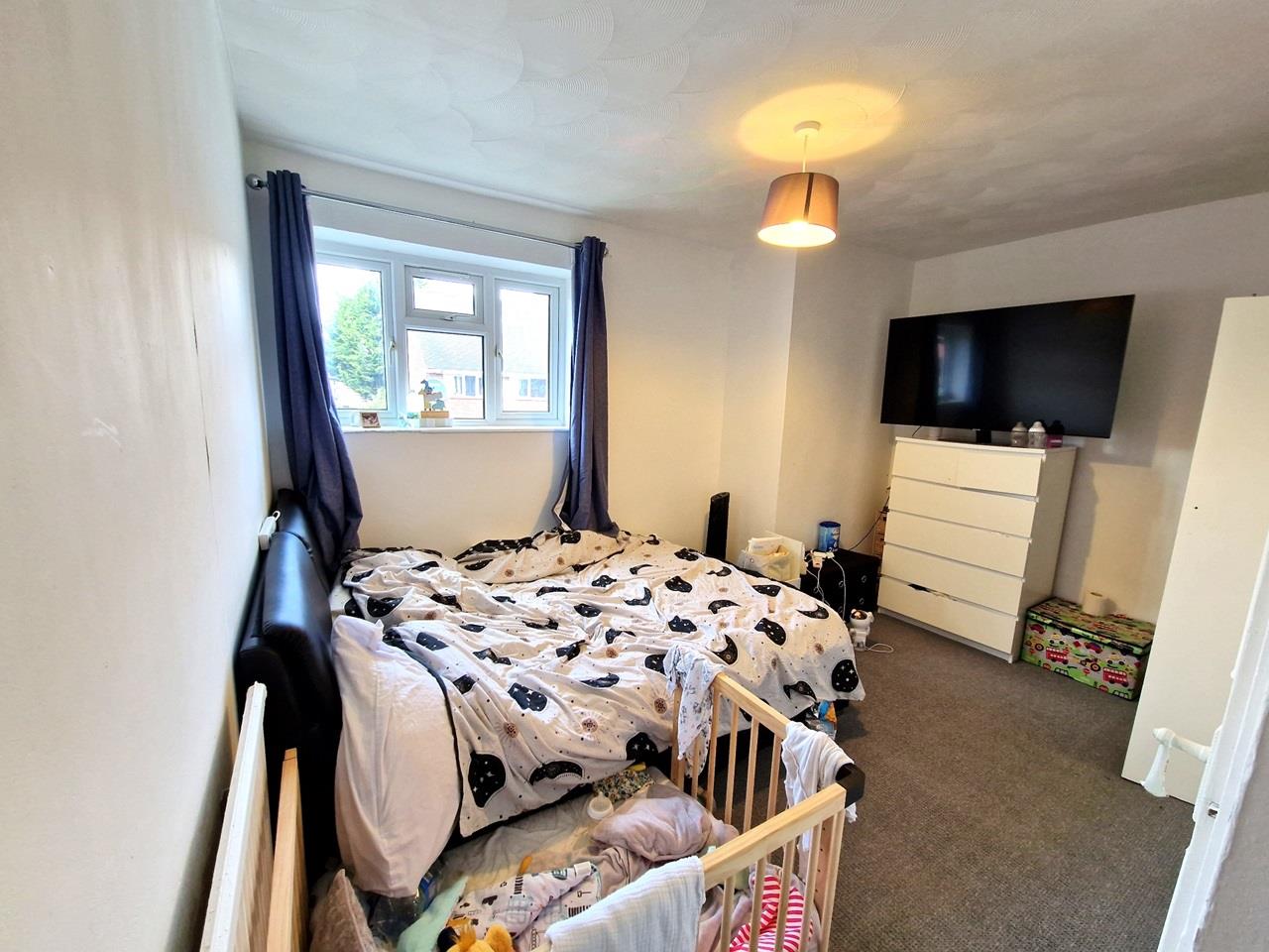 House Cygnet Avenue in Greater London