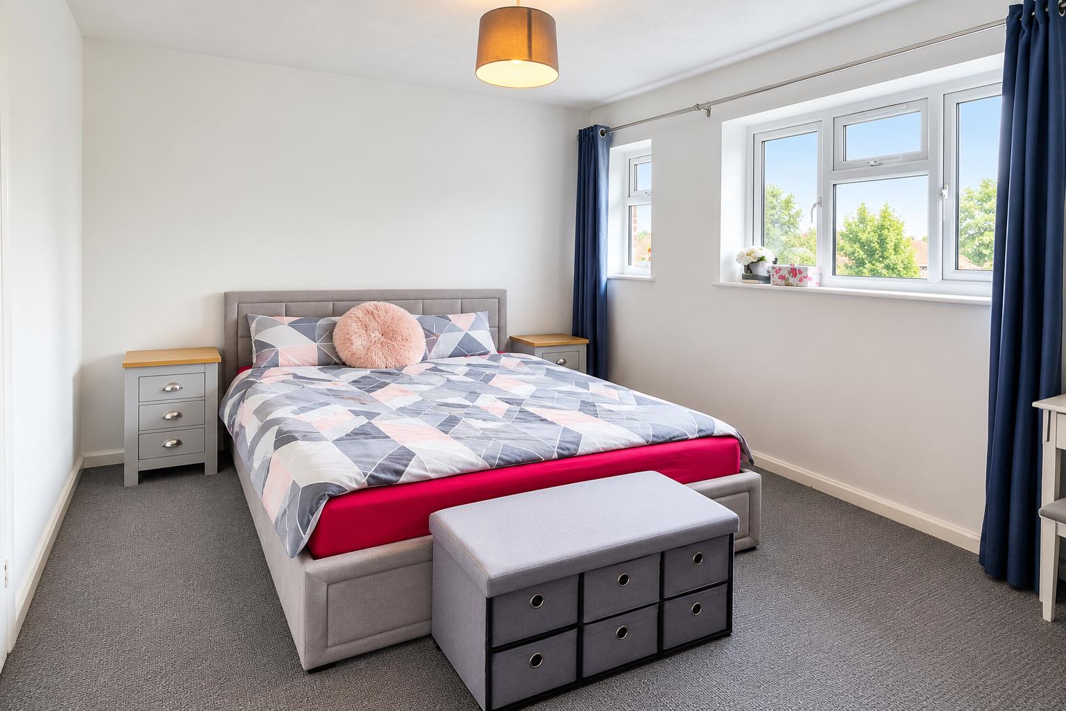 House Cygnet Avenue in Greater London