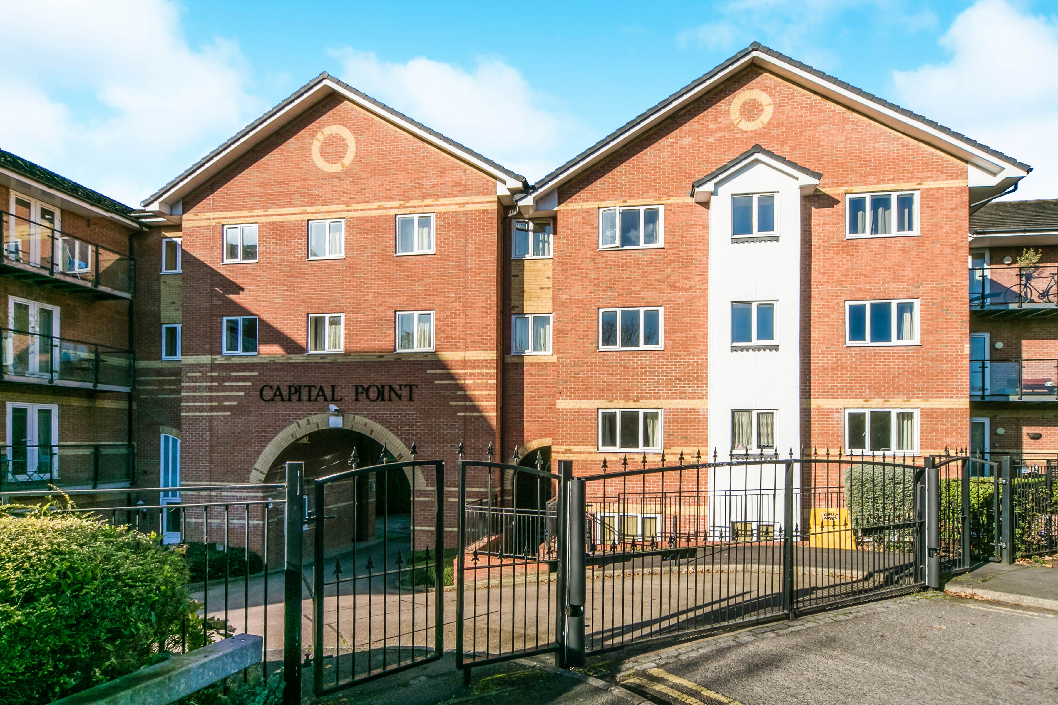 Flat Temple Place in Reading