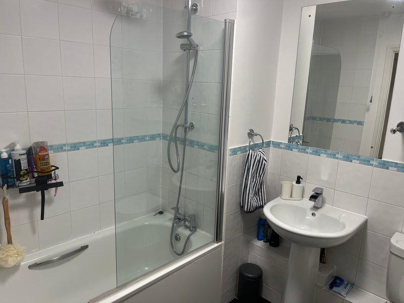Room Clements Road in Greater London