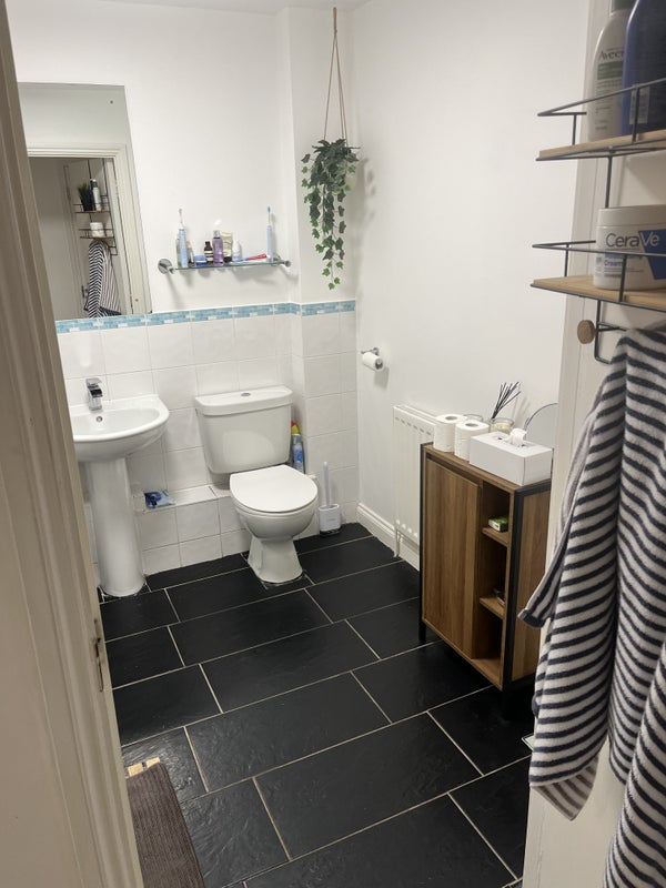 Room Clements Road in Greater London