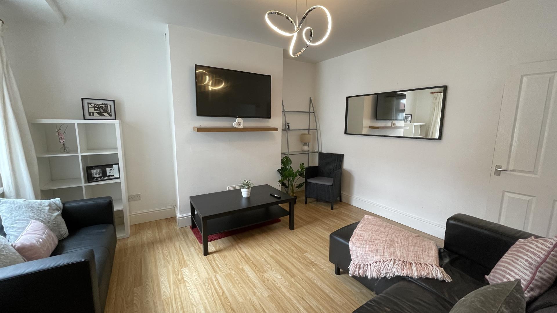 Room West Street in Chester