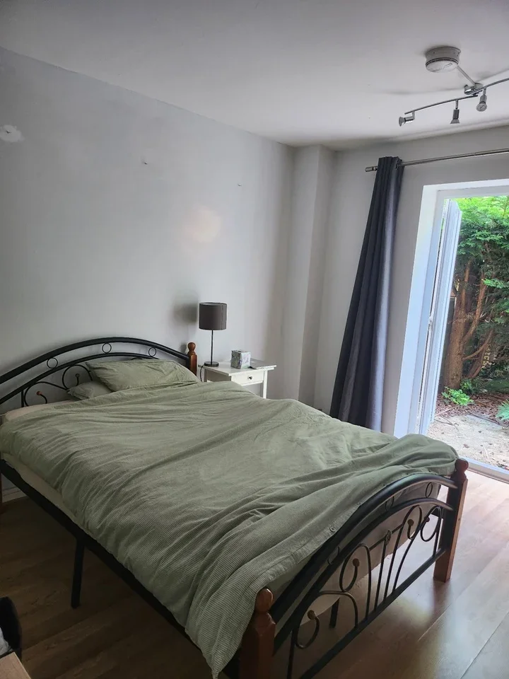 Room Lyme Farm Road in Greater London