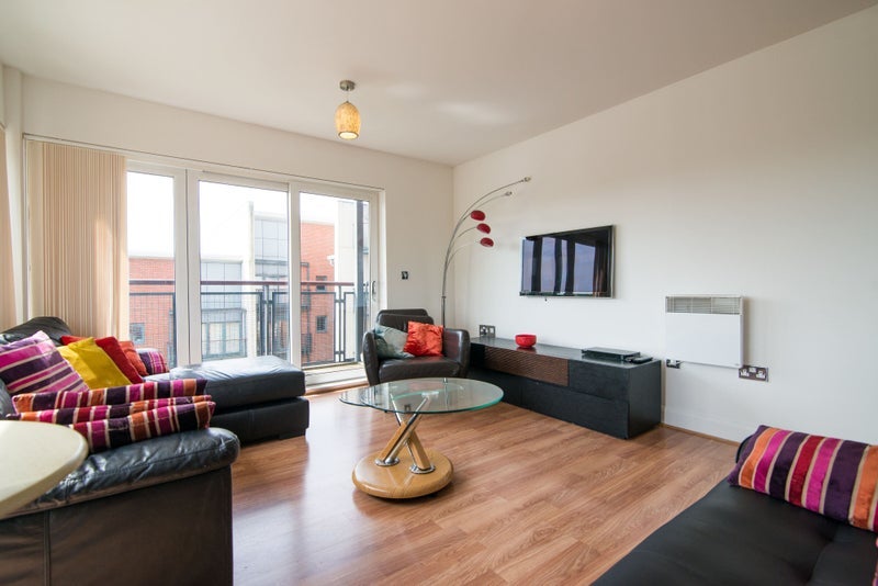 Room Pocklington Drive in Manchester