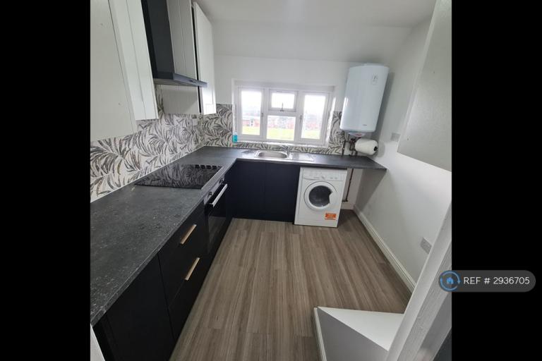 Flat Fallowfield Road in Sandwell