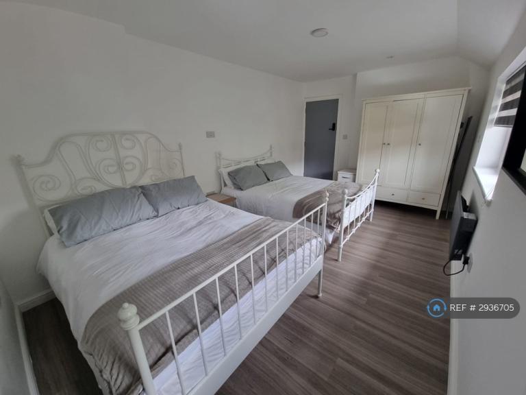 Flat Fallowfield Road in Sandwell
