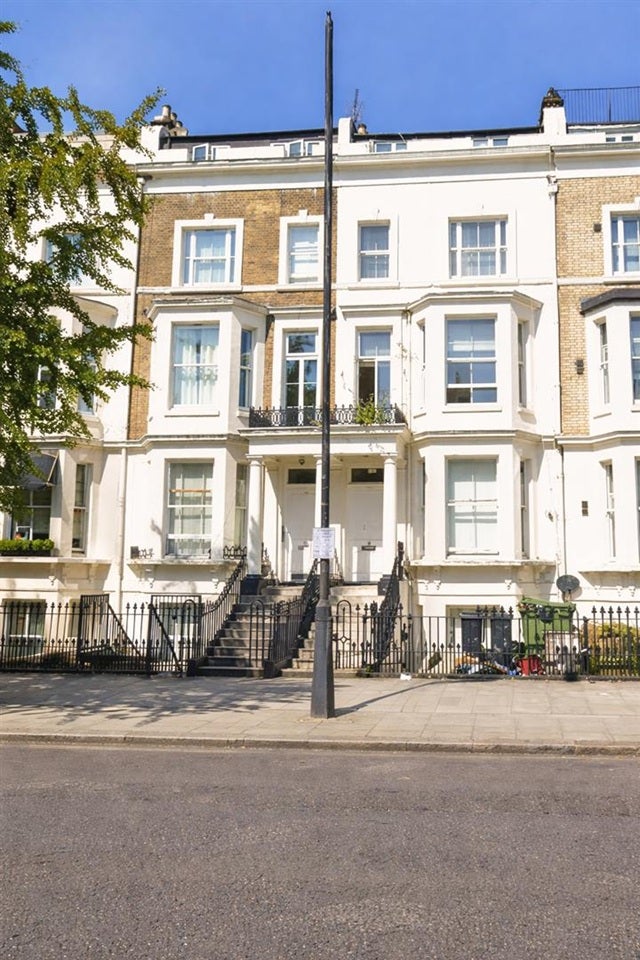 Flat West Cromwell Road in Greater London