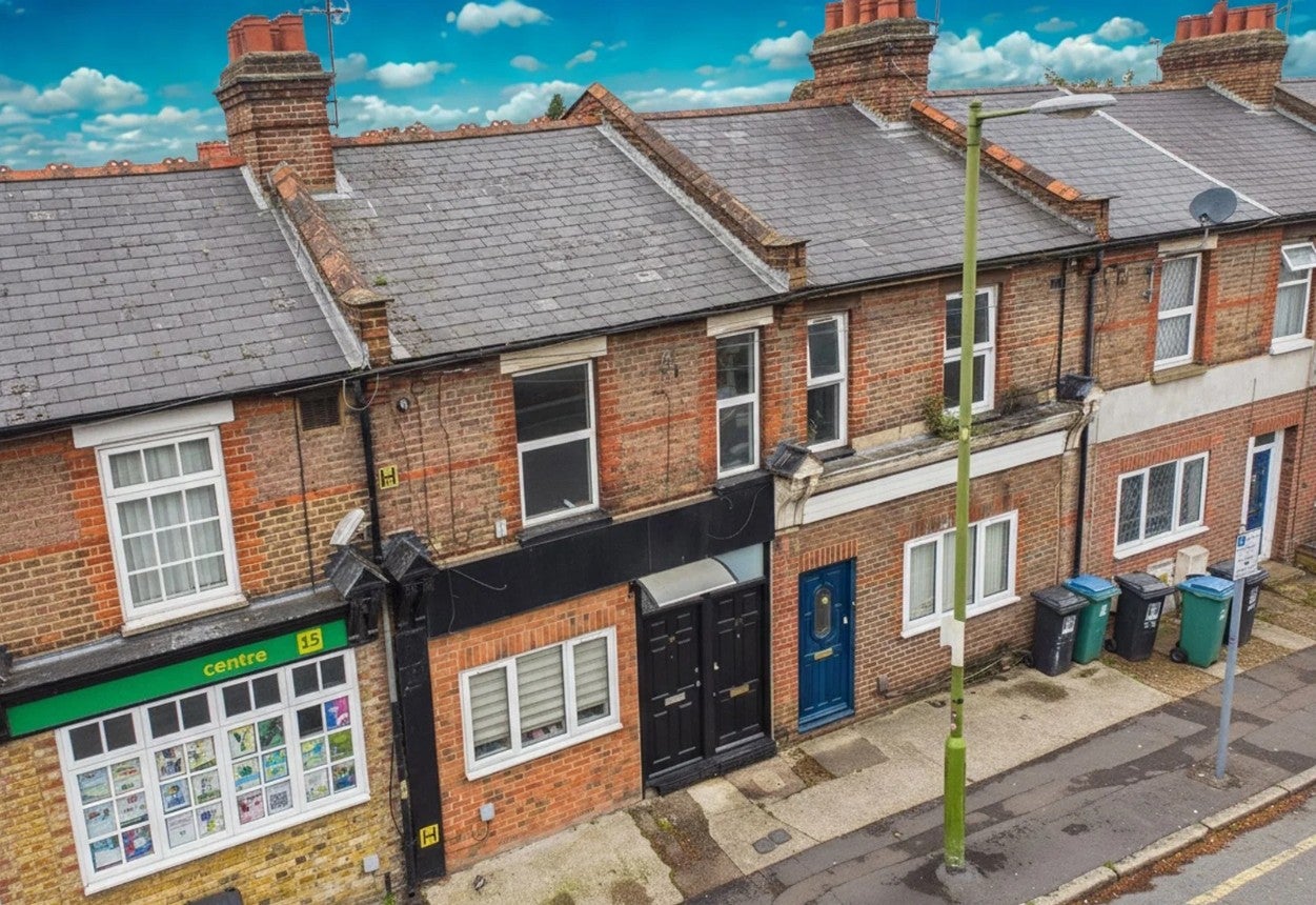 Flat Harwoods Road in Watford