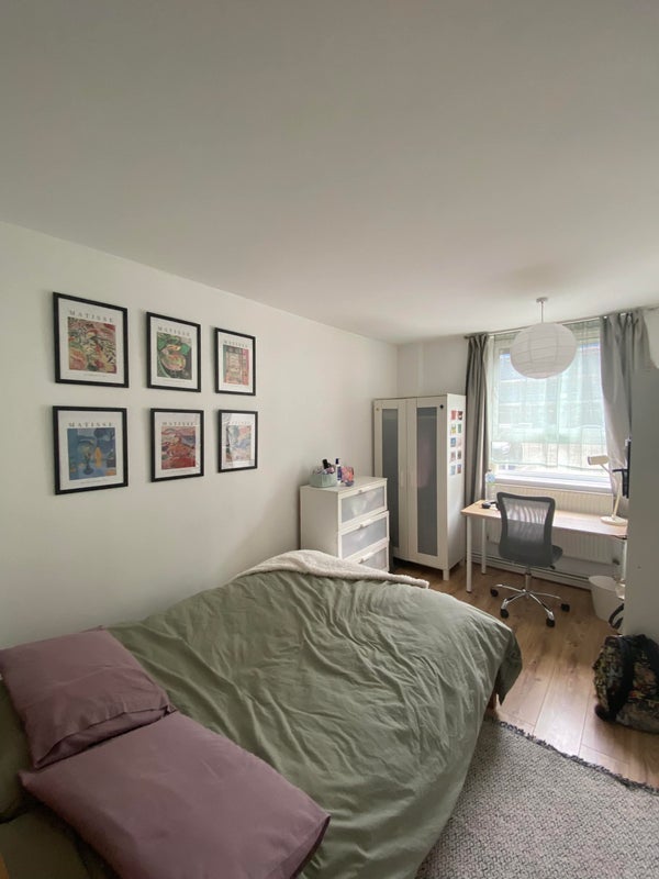 Room Devonshire Court in Greater London
