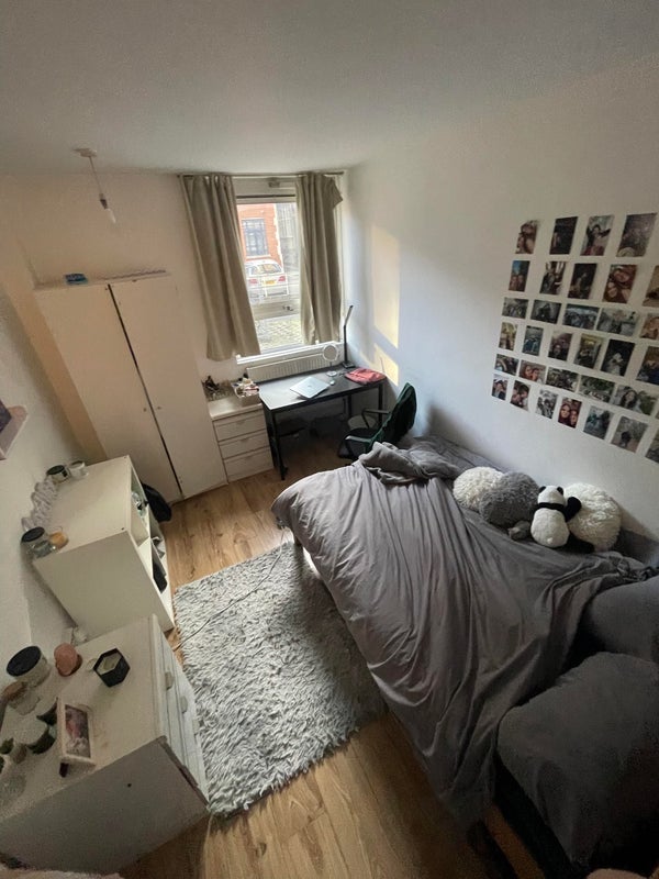 Room Devonshire Court in Greater London