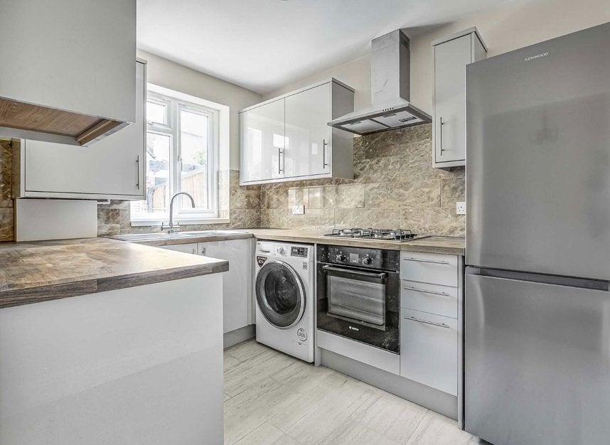 House Heddon Close in Greater London