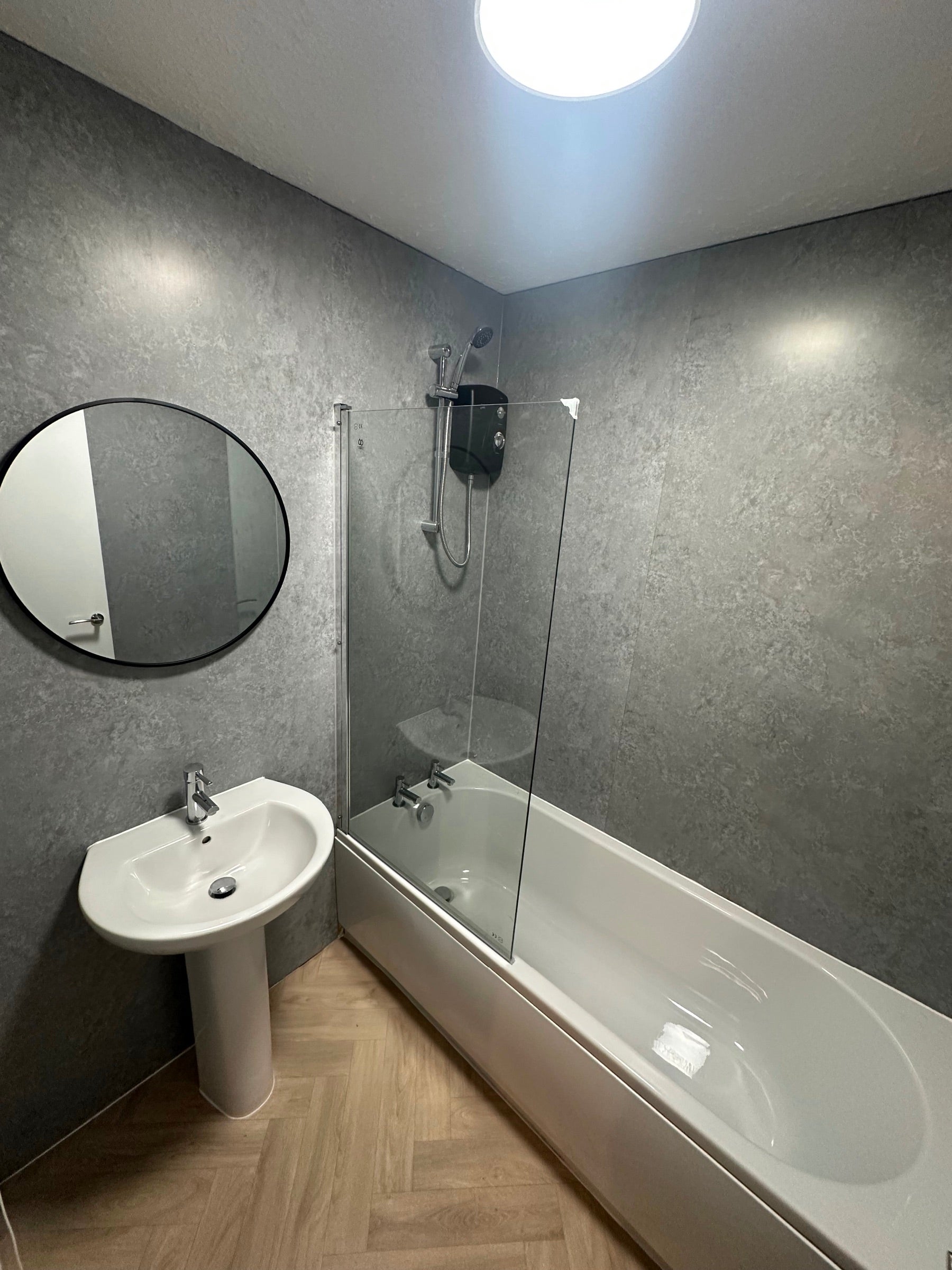 Flat Kenelm Court in Coventry