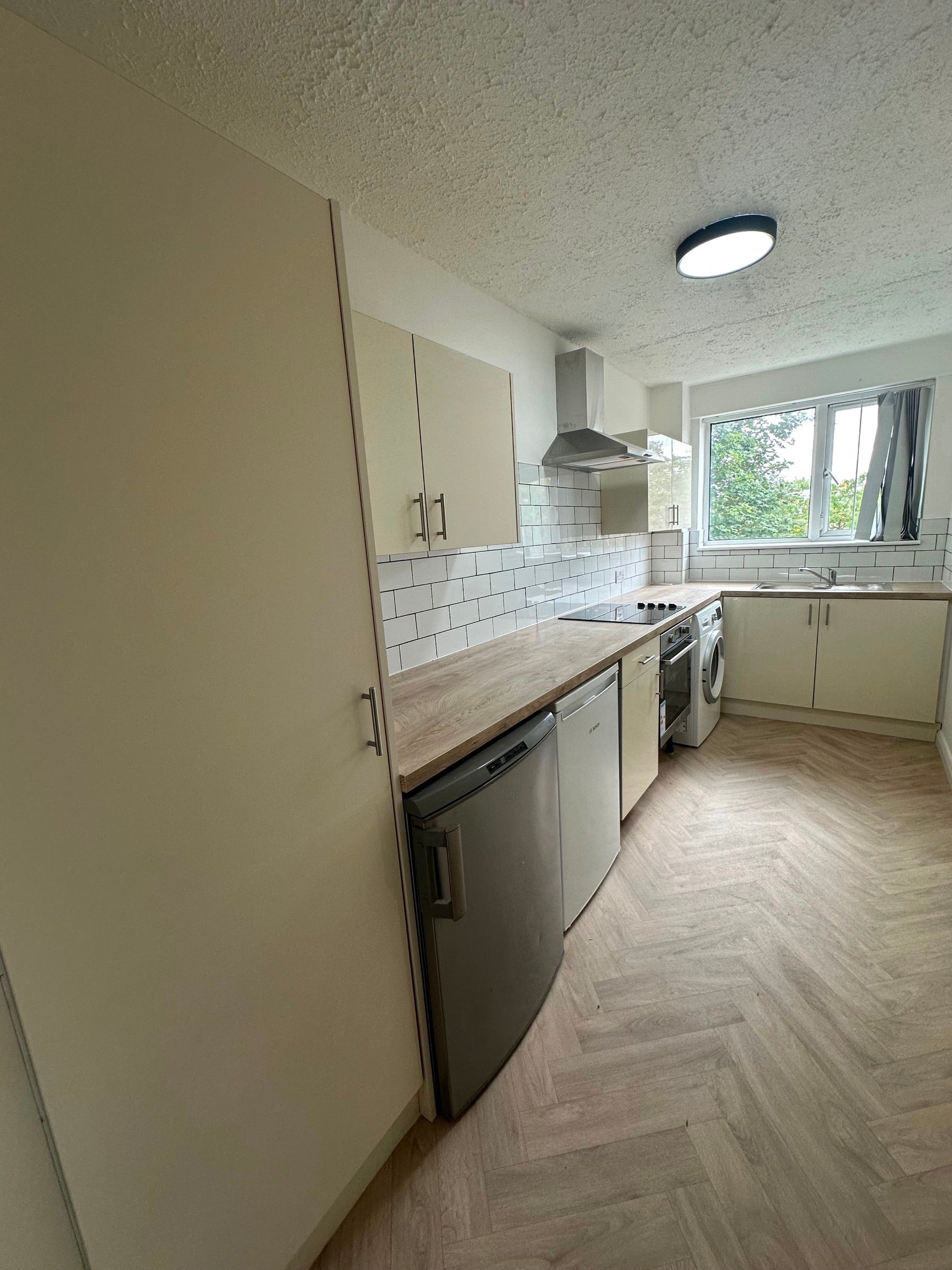 Flat Kenelm Court in Coventry