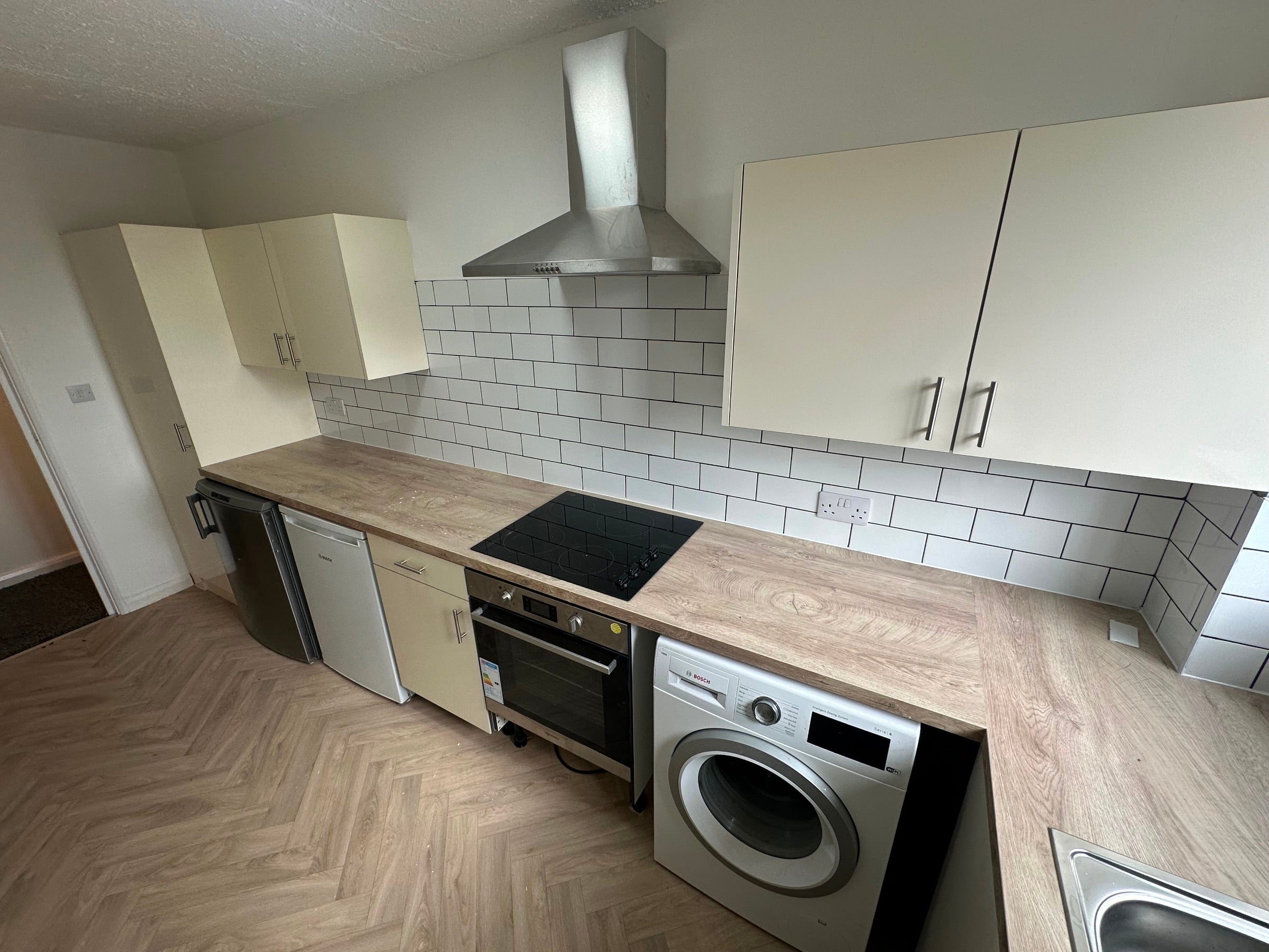 Flat Kenelm Court in Coventry