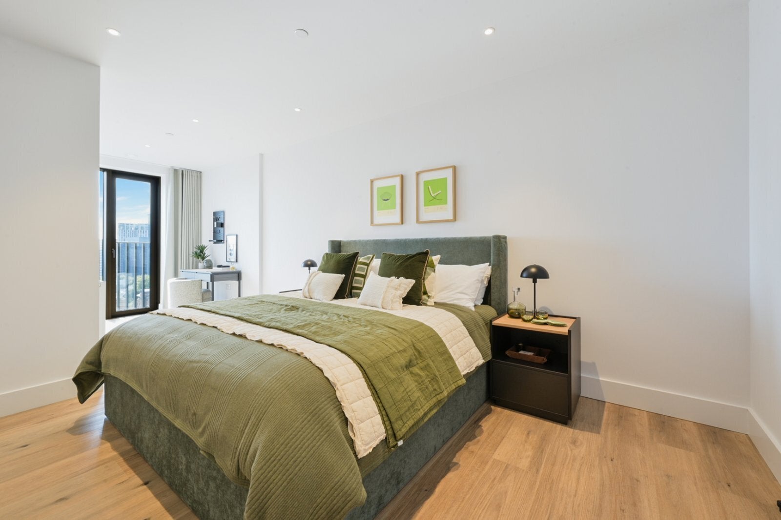 Flat Charter Street in Greater London