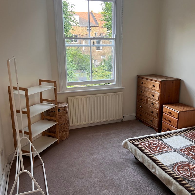 Room Brondesbury Road in Greater London