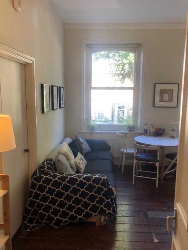 Room Brondesbury Road in Greater London