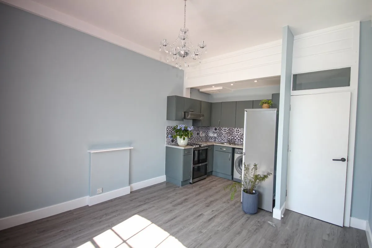 Flat Deptford Strand in Greater London