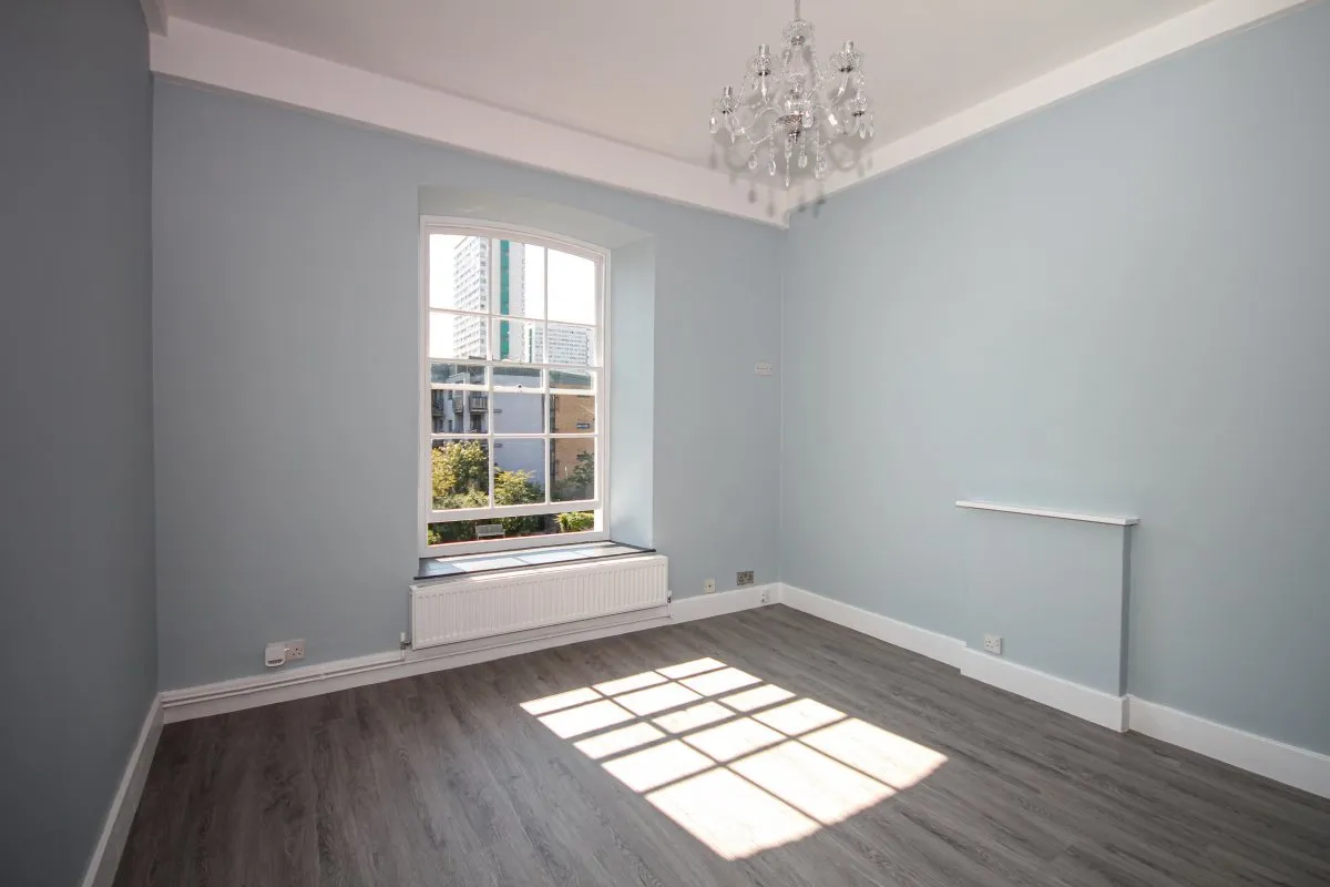 Flat Deptford Strand in Greater London