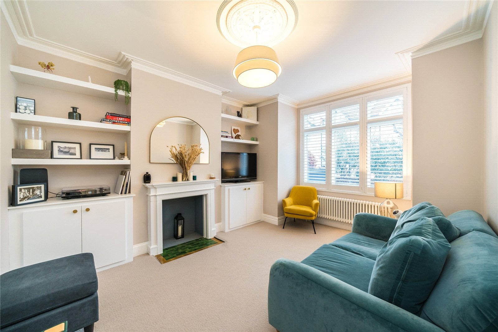 Flat Gassiot Road in Greater London