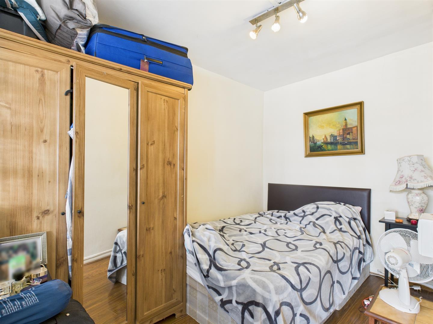 Flat Prospect Road in Greater London