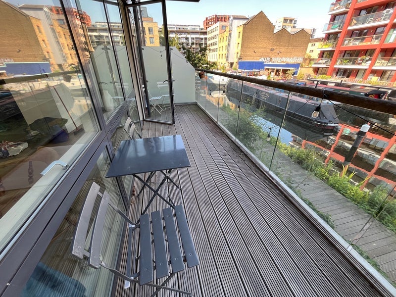Room Hertford Road in Greater London