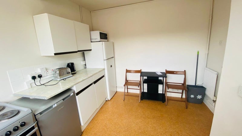Room Malpas Road in Greater London