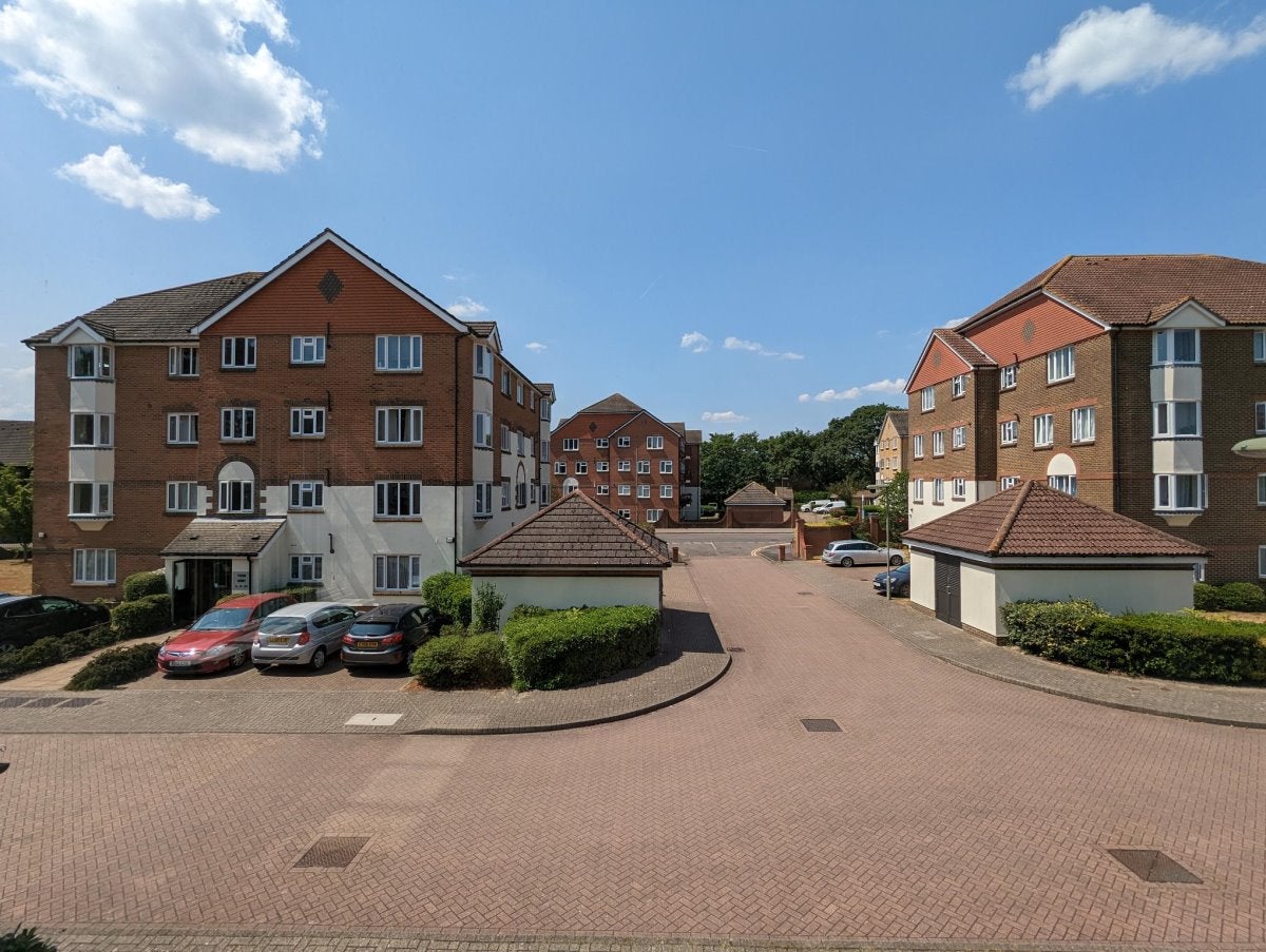 Flat St Annes Rise in Reigate and Banstead