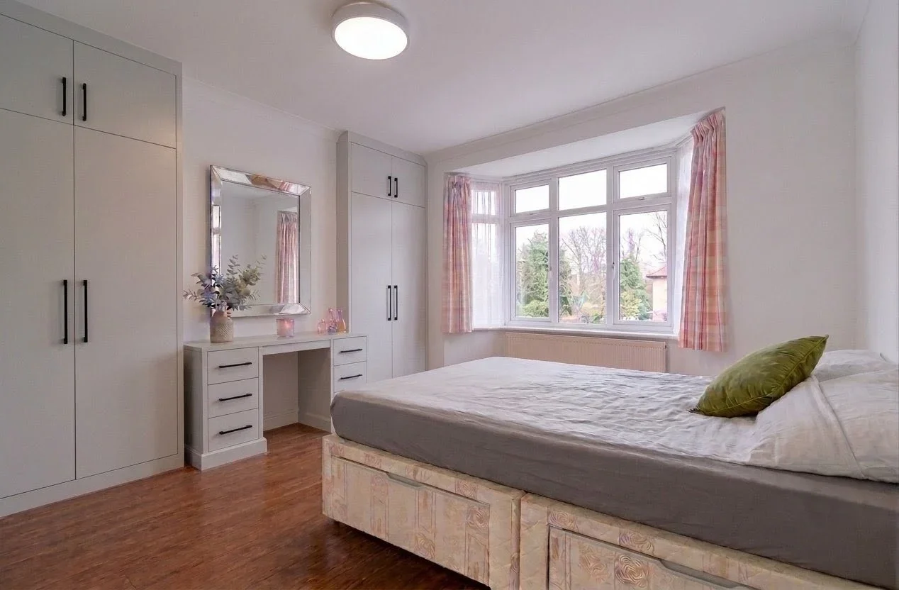Room Windmill Lane in Greater London