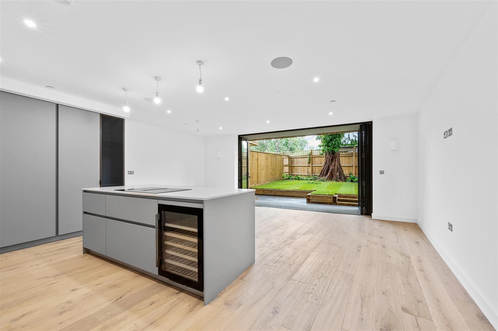 House Orchard Grove in Greater London