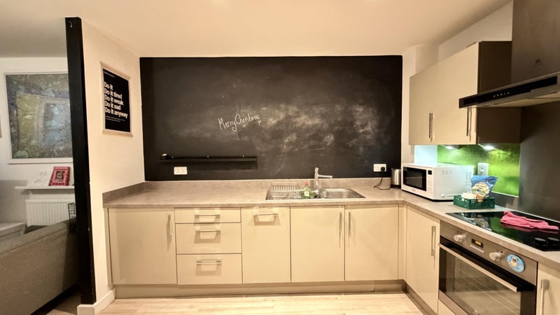 Flat Hardwicks Square in Greater London