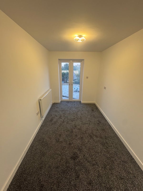 Room Crossways Road in Greater London