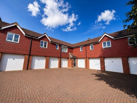 Flat Yukon Road in Broxbourne