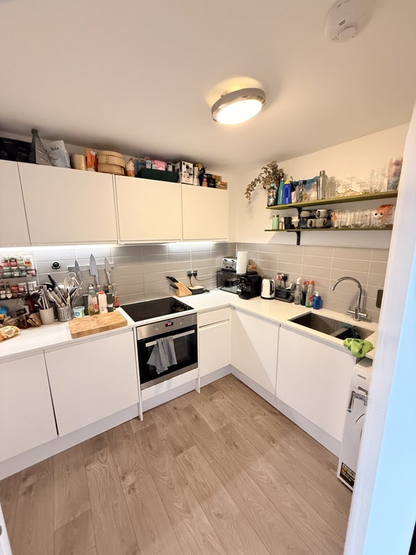 Room Tyssen Street in Greater London