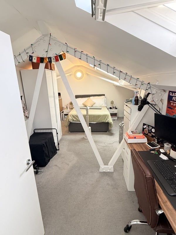 Room Tyssen Street in Greater London
