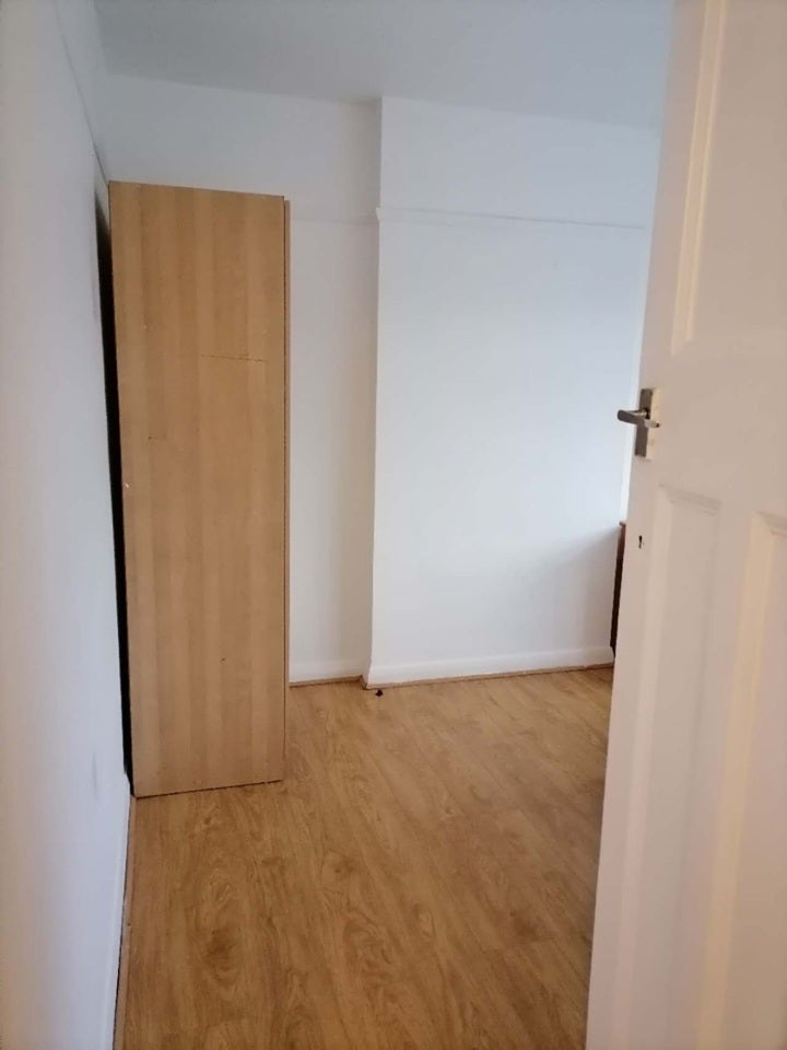 Room Spencer Road in Greater London