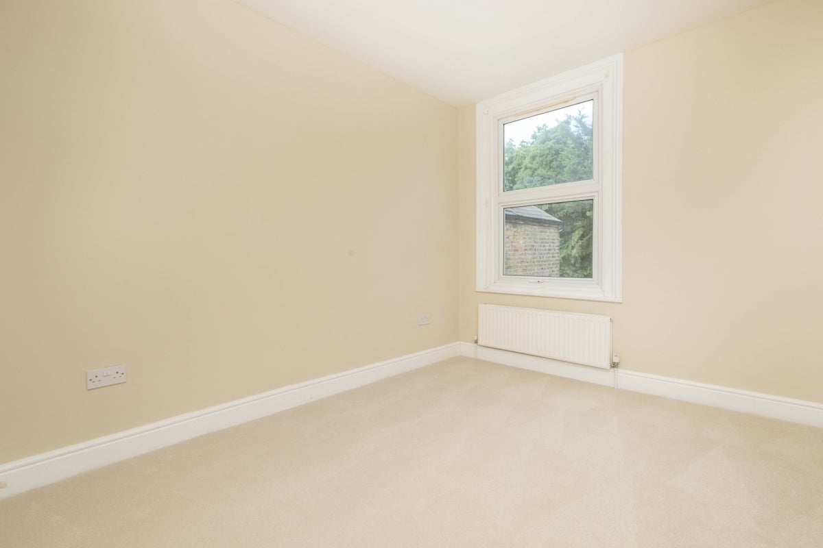House Caversham Road in Greater London