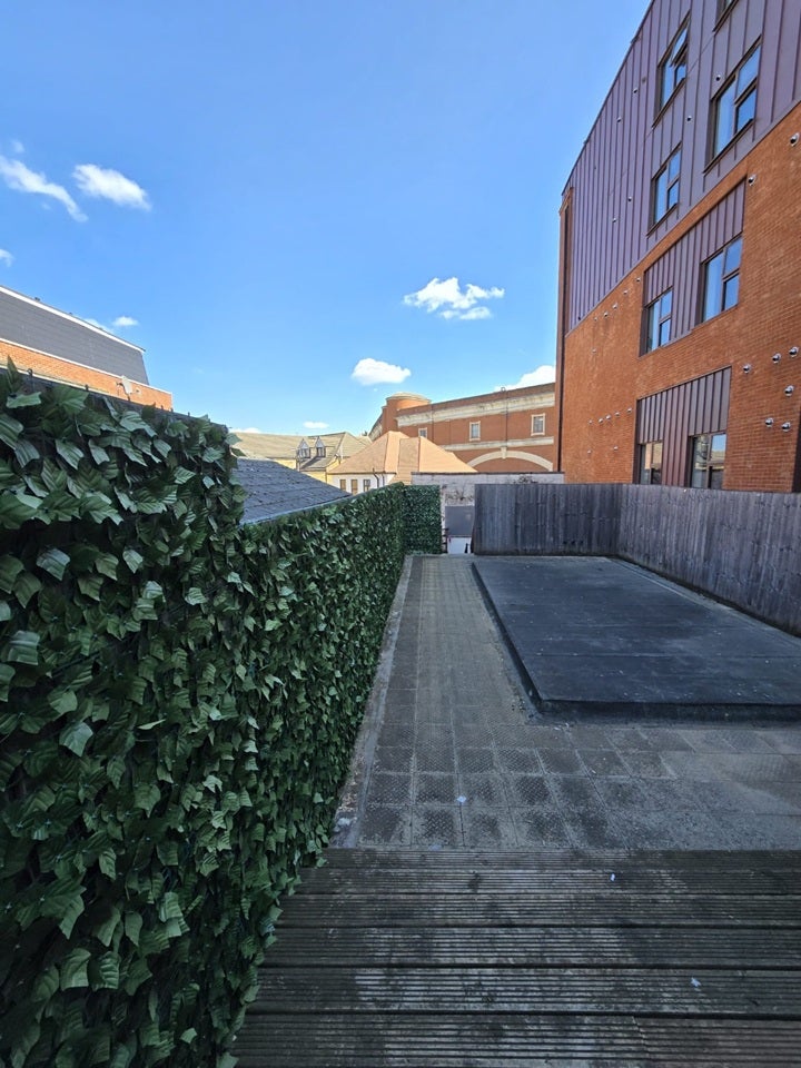 Flat Cranbrook Road in Greater London