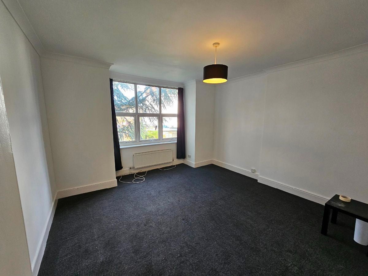 Flat Stanthorpe Road in Greater London