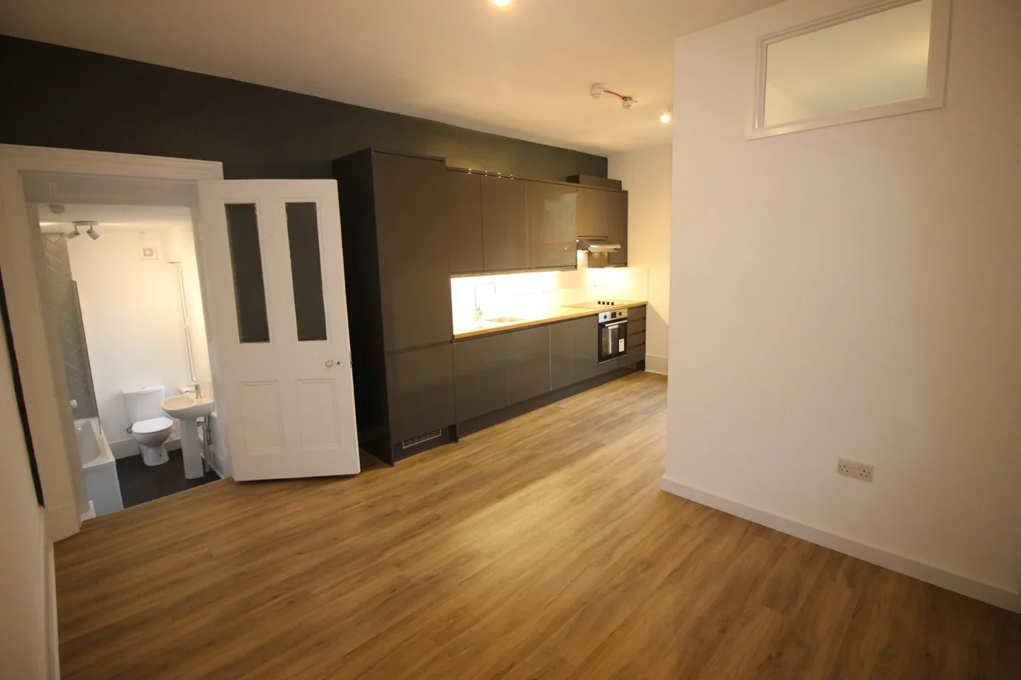 Flat Lee High Road in Greater London