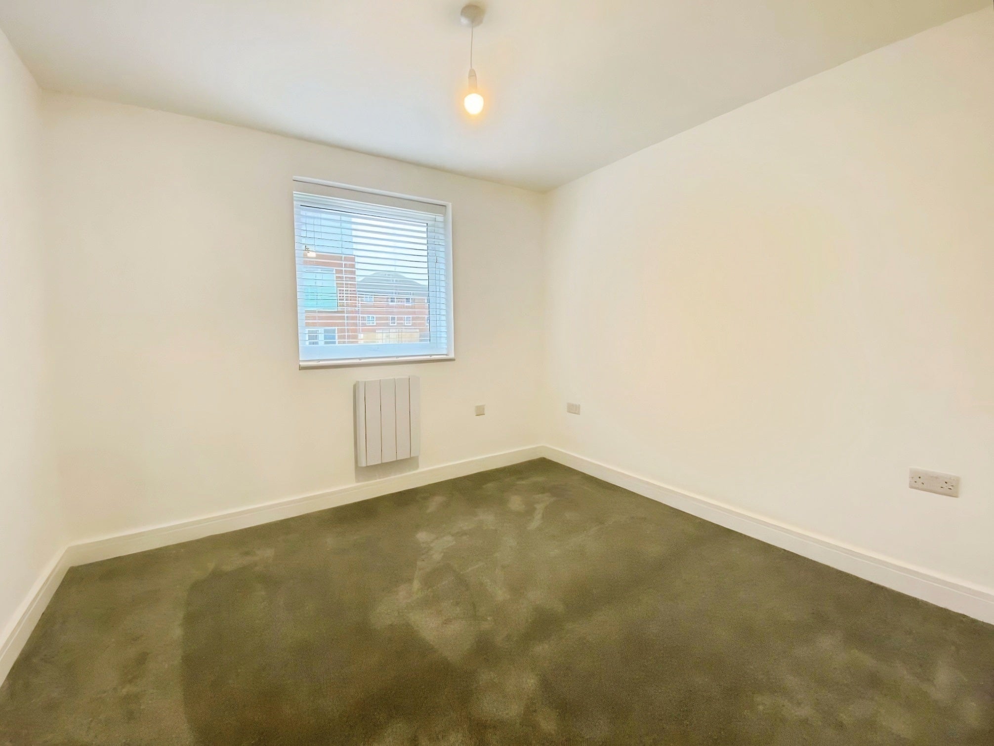 Flat Flamborough Close in Peterborough