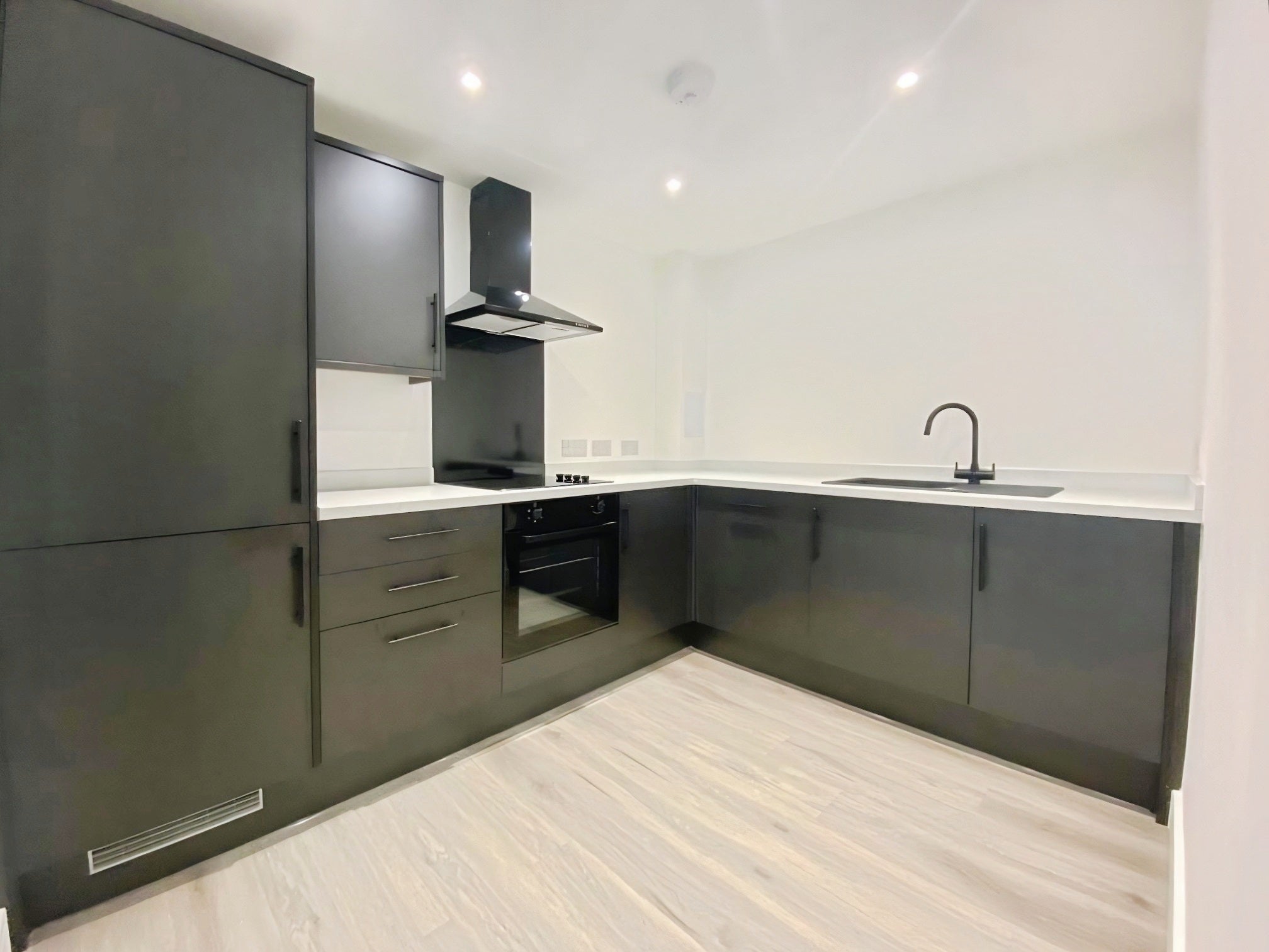 Flat Flamborough Close in Peterborough