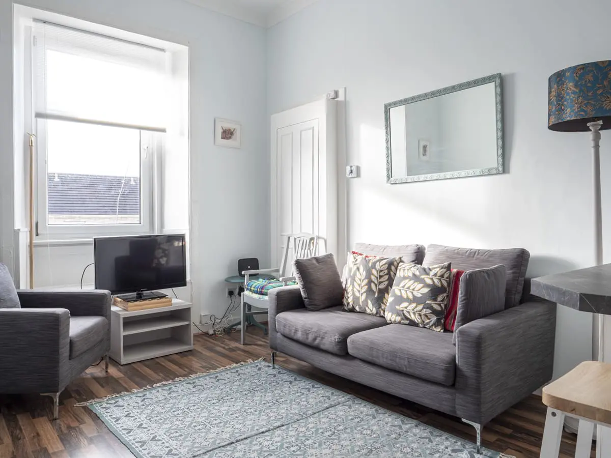 Flat Stewart Terrace in City of Edinburgh
