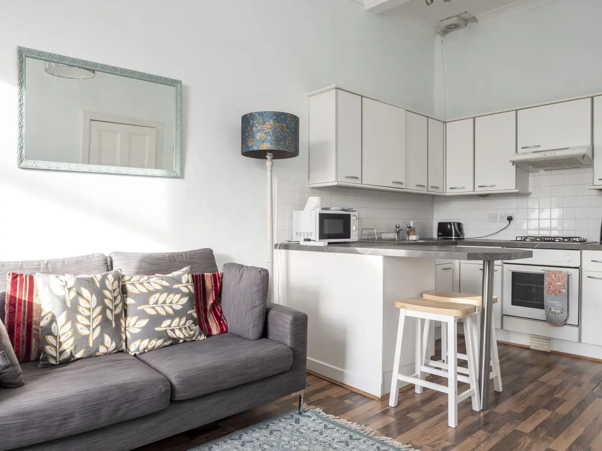 Flat Stewart Terrace in City of Edinburgh
