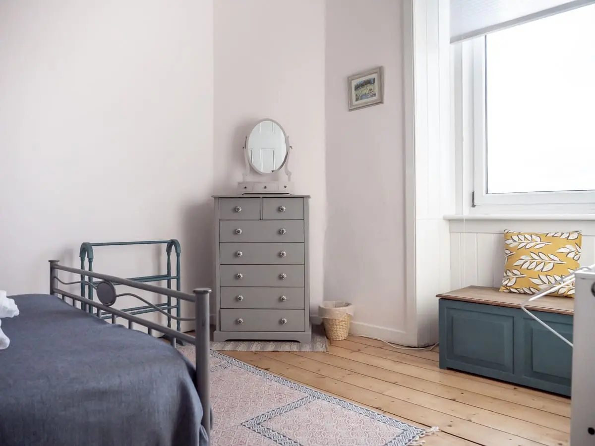 Flat Stewart Terrace in City of Edinburgh