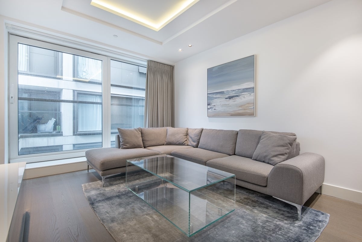 Flat Radnor Terrace in Greater London