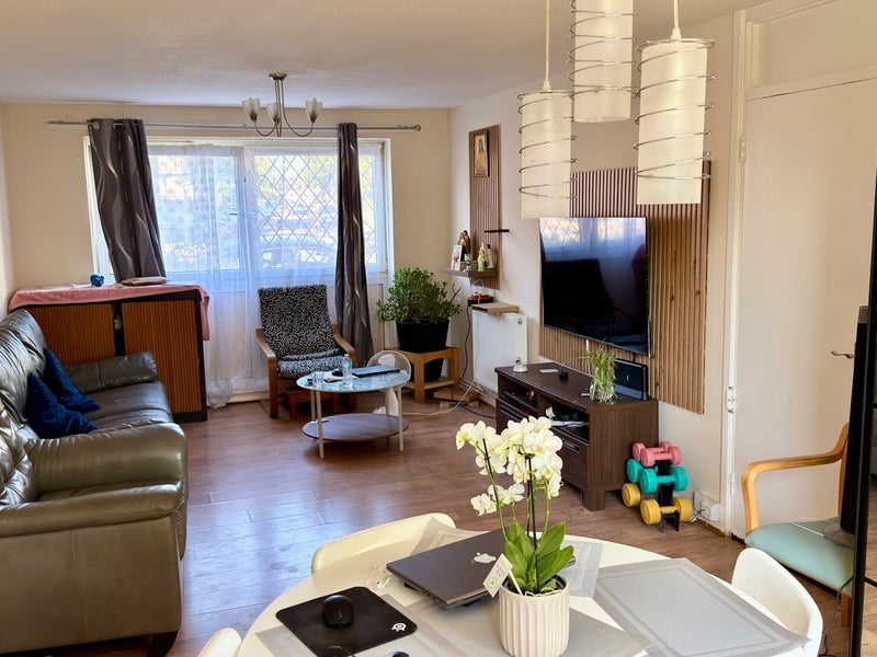 Room Folkestone Road in Greater London