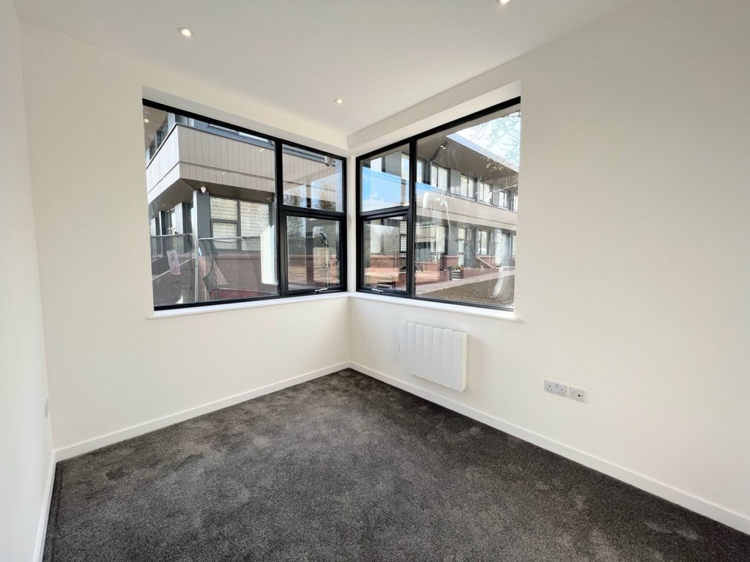 Flat Ashwood Way in Basingstoke and Deane